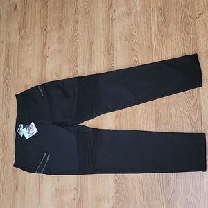 Joompy Black Skinny Pants Size M  NWT